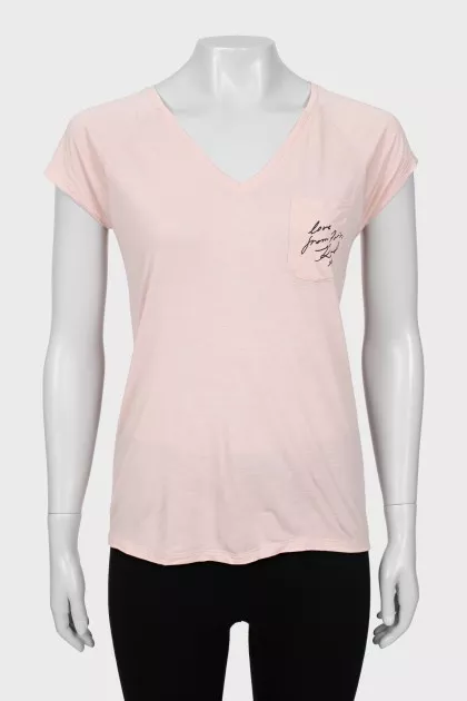 Pink T-shirt extended at the back