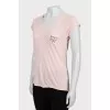 Pink T-shirt extended at the back
