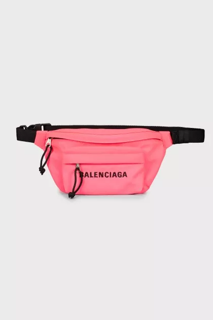 Textile belt bag with tag