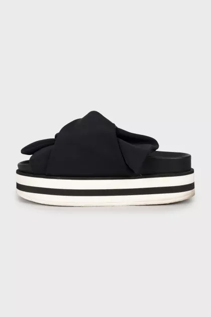 High-soled flip-flops