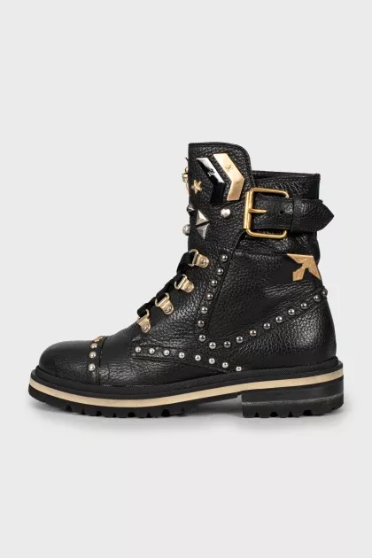Leather boots with metallic decor