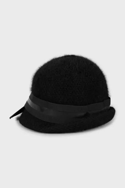 Black brimmed hat