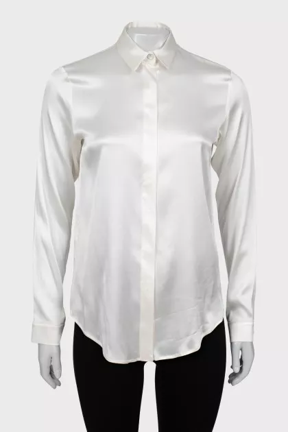 White straight shirt
