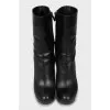 Leather ankle boots with patent heel