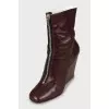 Leather ankle boots with front zip