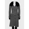 Single-breasted coat with fur collar