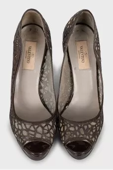 Perforated open toe shoes