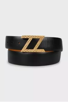Men's belt with gold buckle