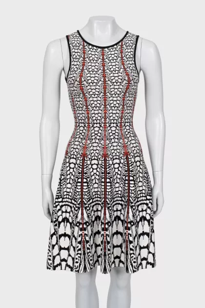 Sleeveless knitted dress