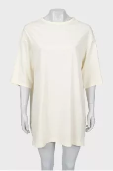 Oversized T-shirt with tag