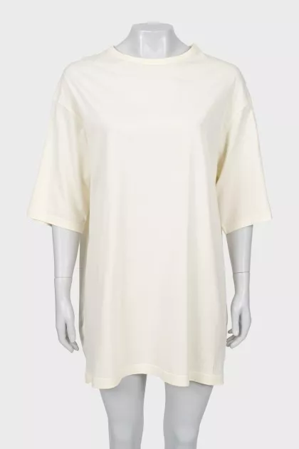 Oversized T-shirt with tag
