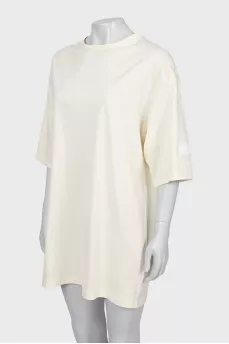 Oversized T-shirt with tag