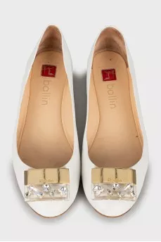 White leather ballet shoes with decor