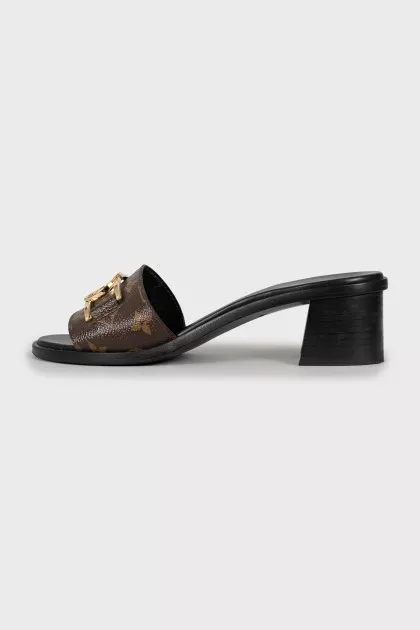 Leather block heel slides