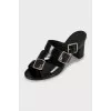 Leather sandals with buckles