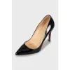 Pointed toe patent leather shoes