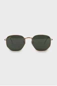 Sunglasses with green lenses