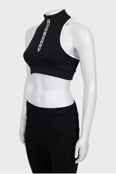 Sports top with zipper
