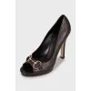 Embossed leather shoes