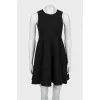 Sleeveless fitted black dress