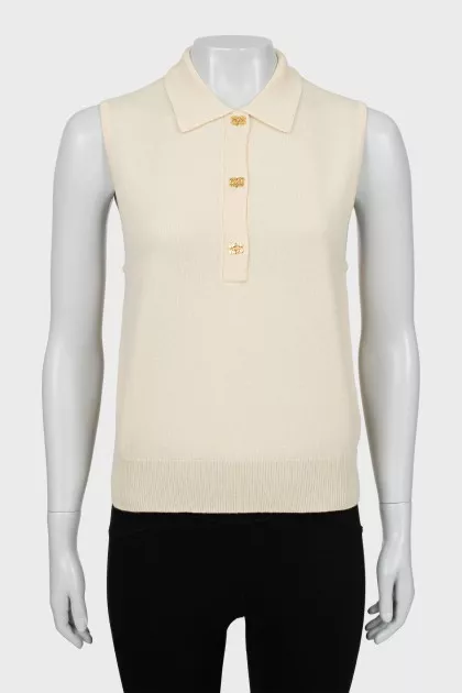 Beige vest with tag