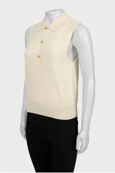 Beige vest with tag