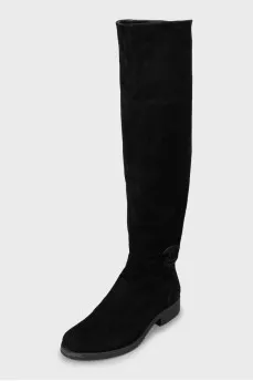 Insulated boots with embossed logo