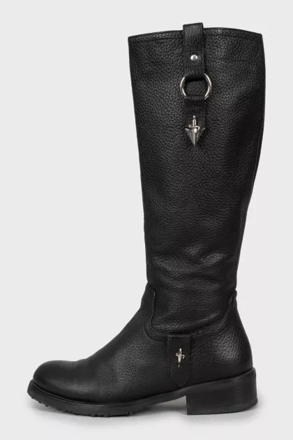 Leather boots with signature decor