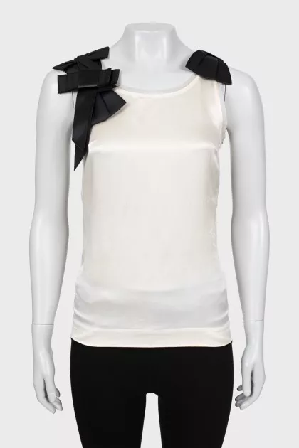 Silk T-shirt decorated with bows