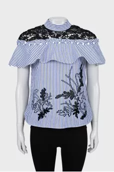 Blouse in striped print with frill