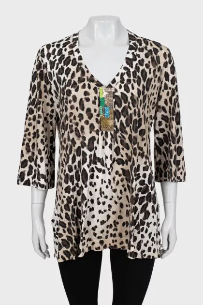 Blouse in animal print with decor