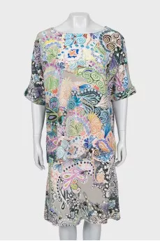 T-shirt and skirt suit