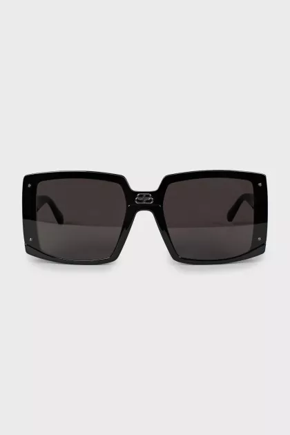 Black rectangular sunglasses