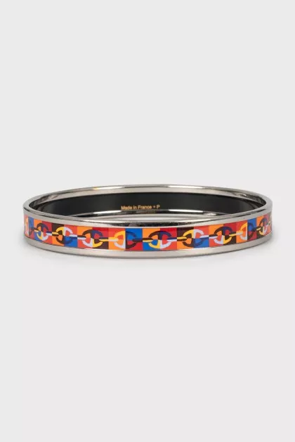 Silver bracelet with a pattern