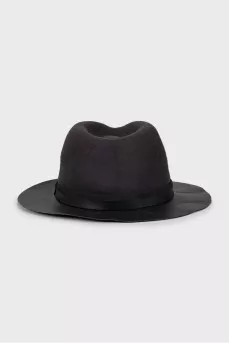 Шляпа из шерсти и кожи