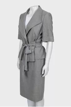 Wool suit with fitted skirt