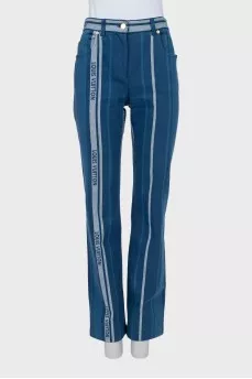 Straight-leg jeans with branded logo