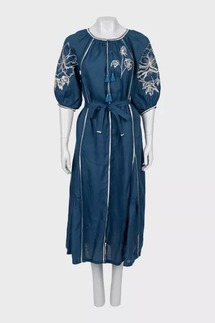 Linen embroidered dress with buttons