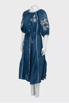 Linen embroidered dress with buttons