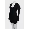 Bodycon dress with voluminous shoulders