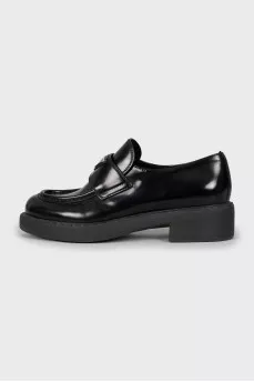 Leather loafers with signature logo
