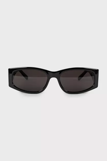 Black rectangular sunglasses
