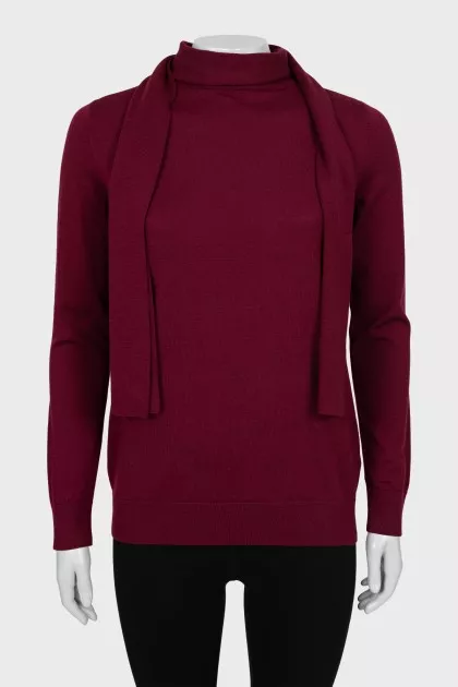 Wool sweater with tie