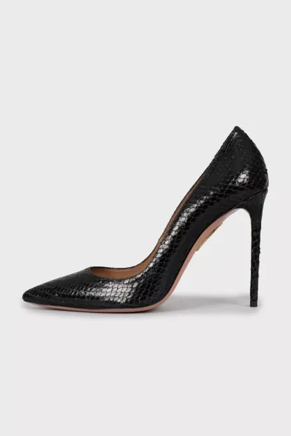 Embossed leather pumps