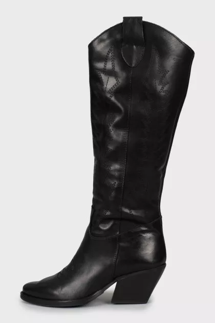 Leather Cossacks with a pattern