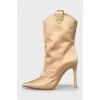Textile boots with pointed toe