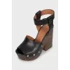 Leather sandals with wooden heels