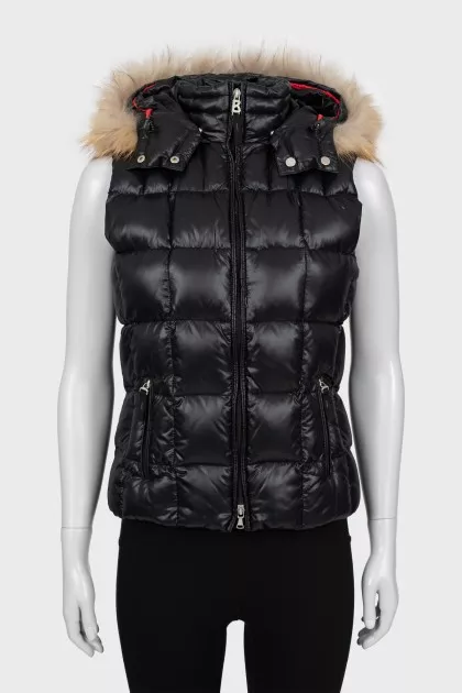 Quilted vest with hood