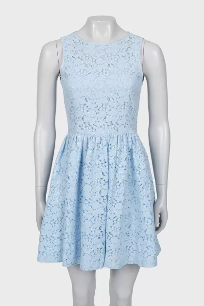 Fitted dress with sequins
