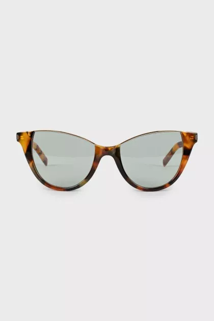 Sunglasses with prescriptions and tag